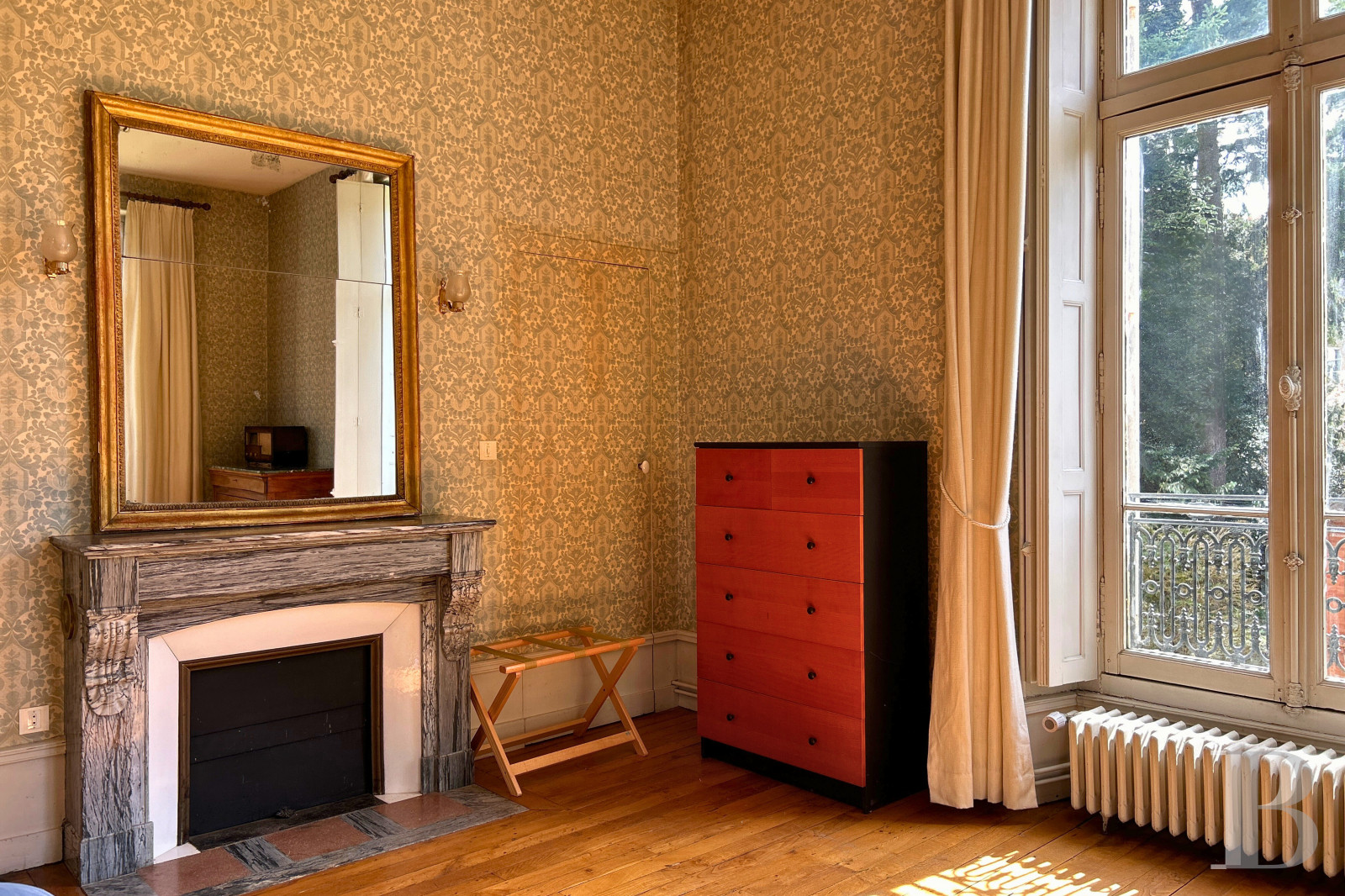 En Saône-et-Loire, au cœur de la ville d’Autun, une demeure d’inspiration palladienne dans un parc de près d’un hectare - photo  n°12